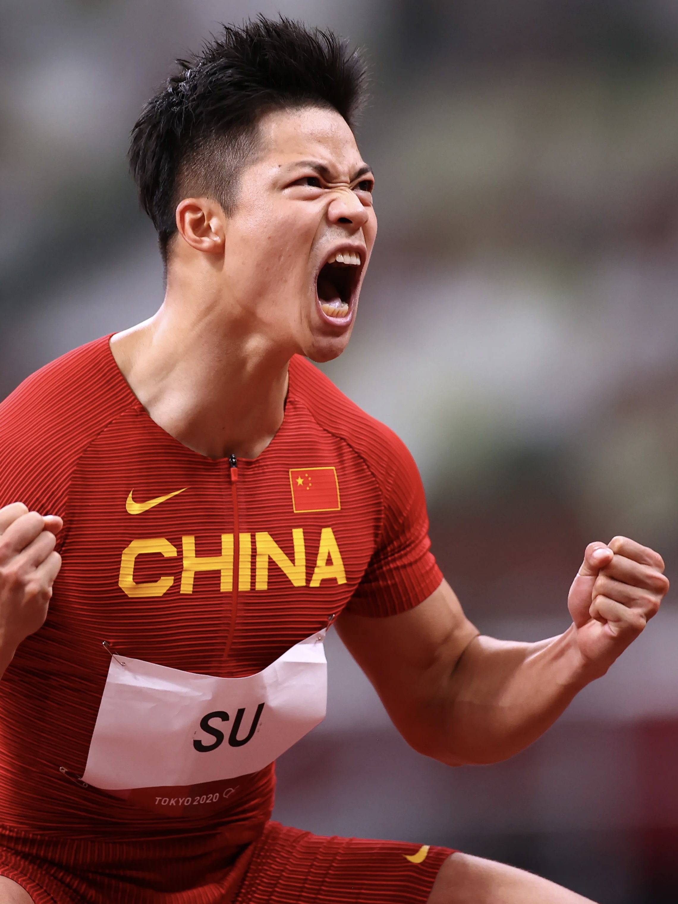 苏炳添关键时刻救险，F1车队力保胜局拿下系列赛